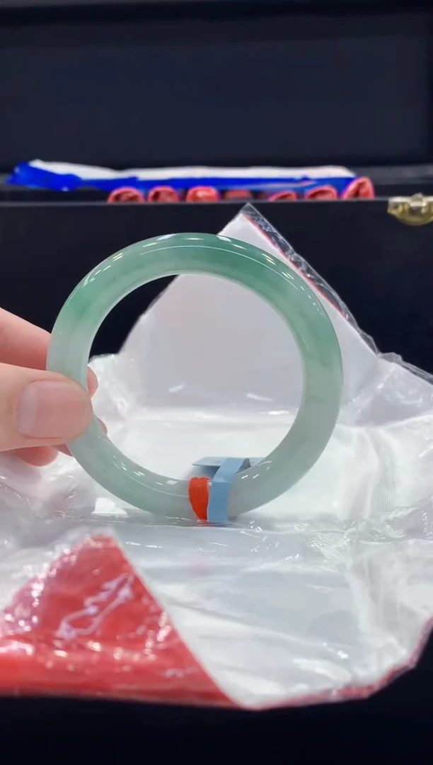 未镶嵌手镯翡翠翡翠手镯