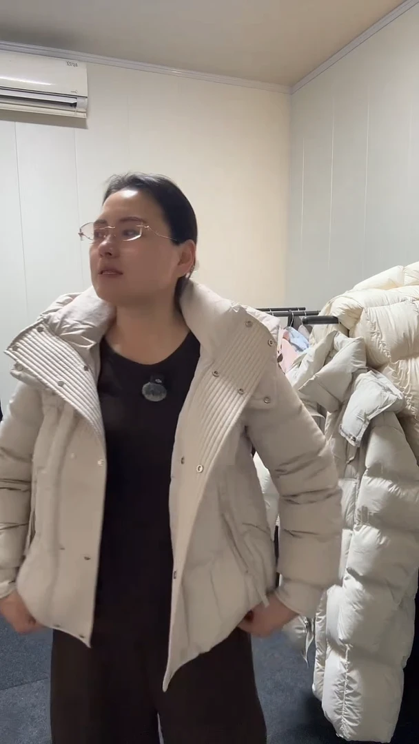 艾雨衣尚一秒闪购羽绒服