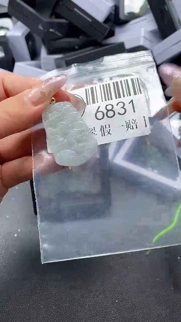 吊坠(不含链)未镶嵌翡翠6831