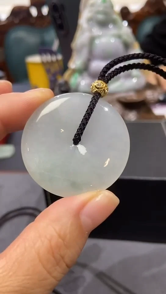 翡翠未镶嵌颈饰哈*?吊坠