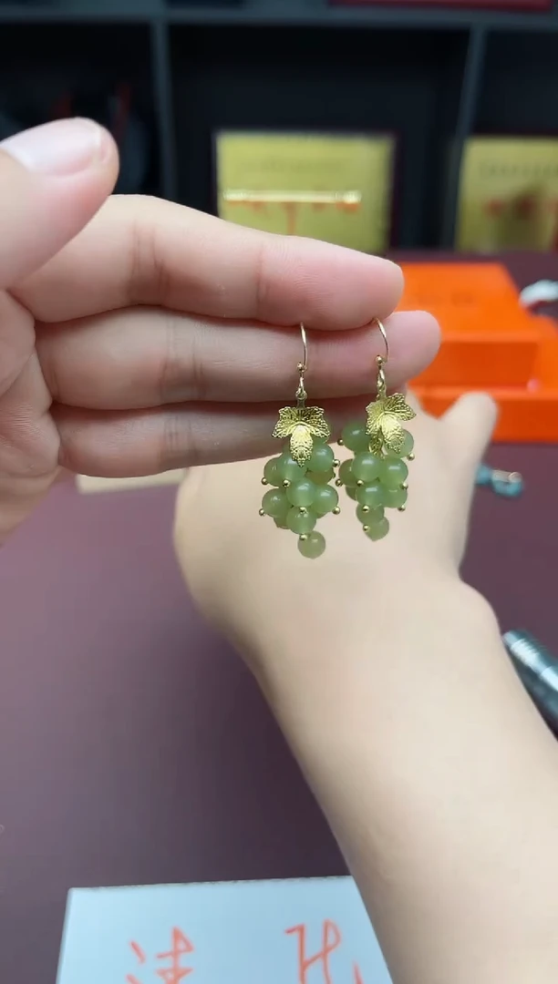 东陵石银S925镶嵌耳饰229000