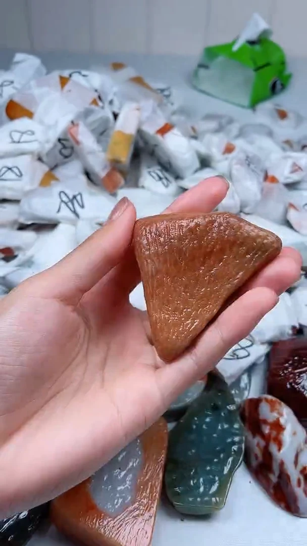 翡翠未镶嵌颈饰翡翠`