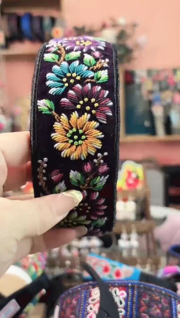 织绣艺艺枝独绣手工饰品  132