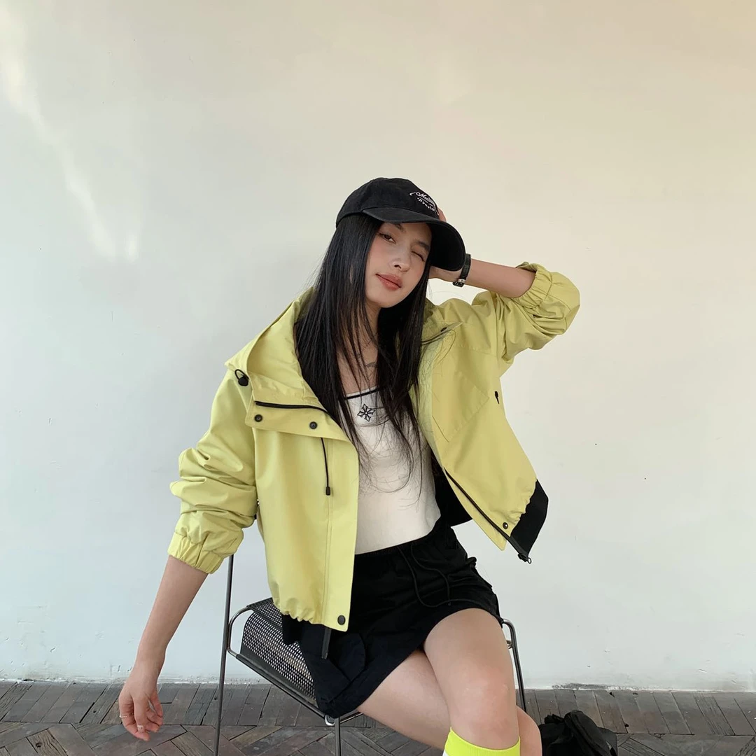 2025新款拼色风衣短外套宽松洋气连帽外套女小个子秋冬百搭上衣