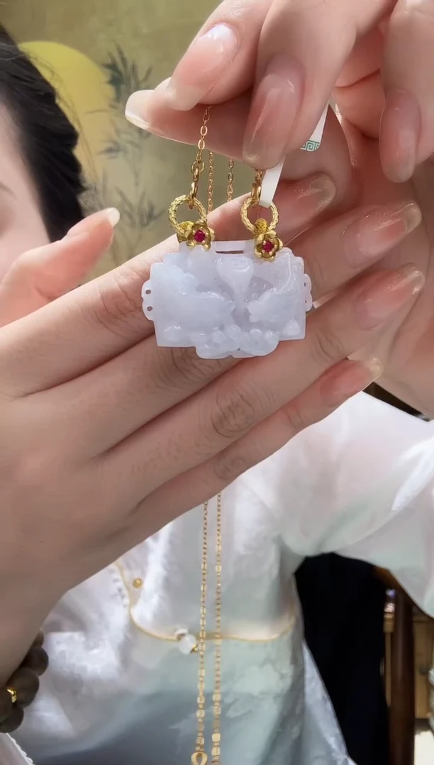 颈饰未镶嵌翡翠吊坠