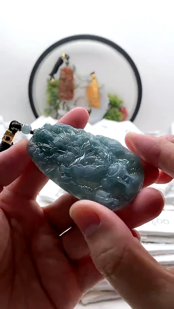 颈饰未镶嵌翡翠虚空藏