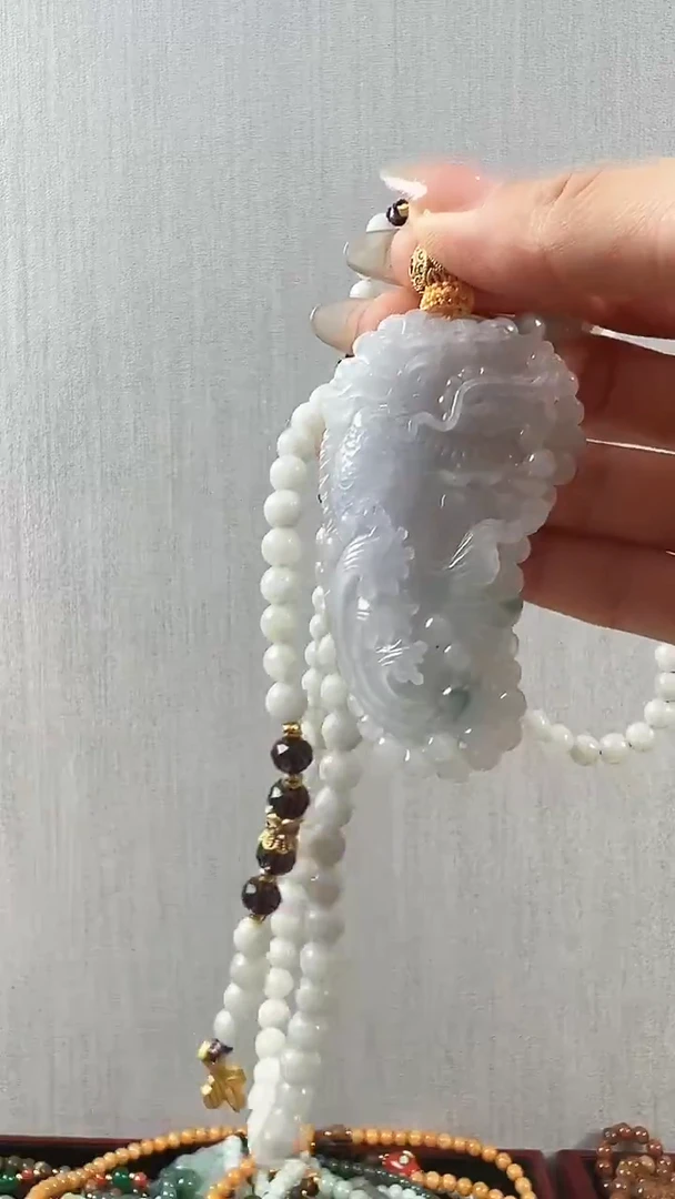 颈饰未镶嵌翡翠鱼化龙