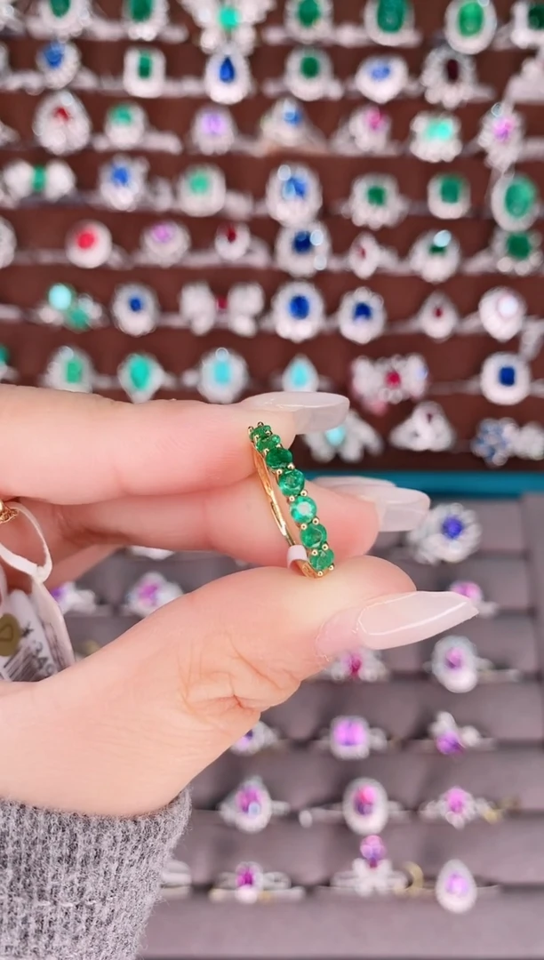 【闪购商品】祖母绿18K金戒指18K金镶嵌0.75克拉