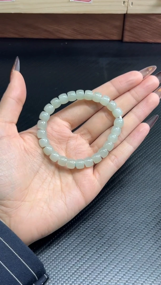 未镶嵌手串和田玉且末微色差近矿卡7*8sk