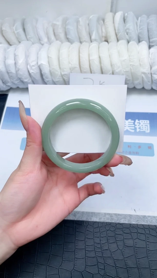 【闪购商品】石英质玉手镯未镶嵌Z58-58.5