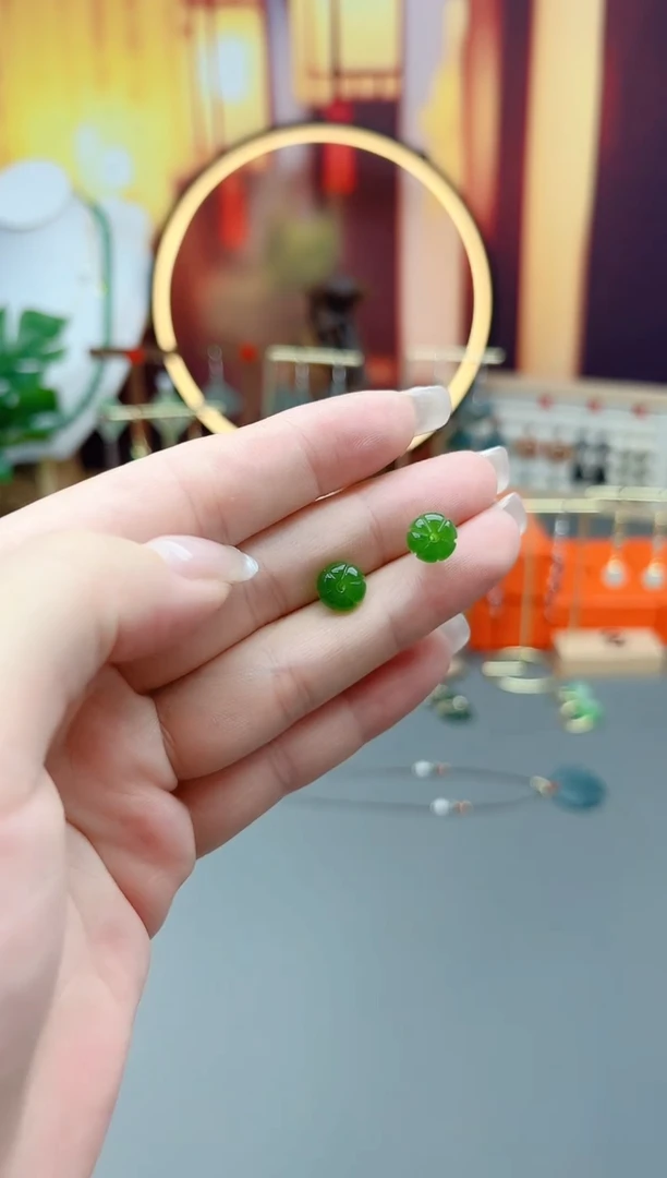 银S925镶嵌石英质玉（非洲翠）耳饰非洲翠耳钉