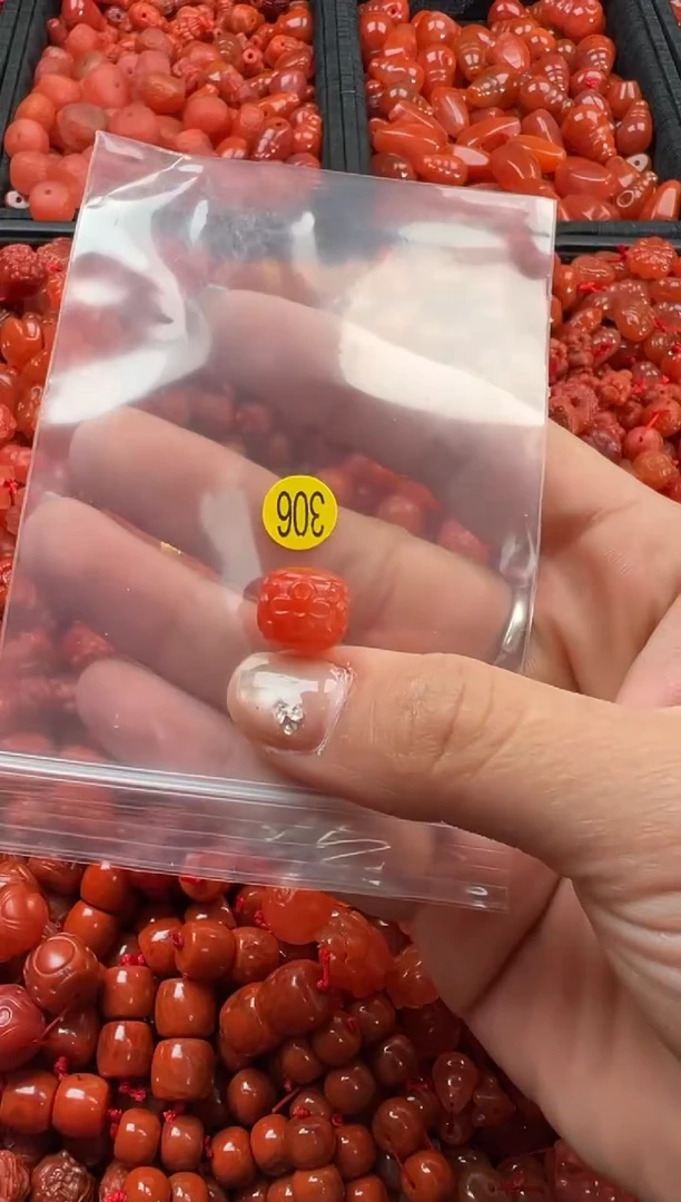 【闪购商品】南红玛瑙颈饰未镶嵌1