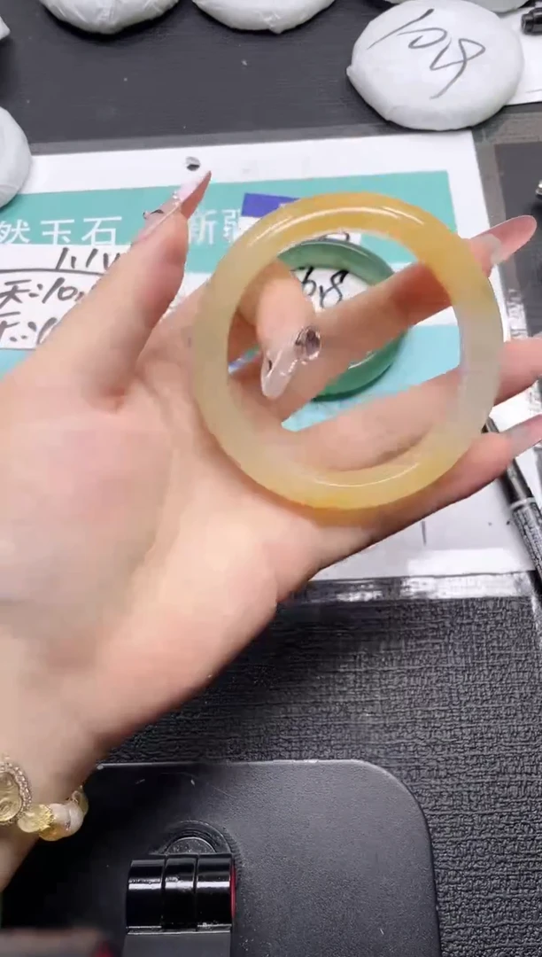未镶嵌手镯石英质玉244-62
