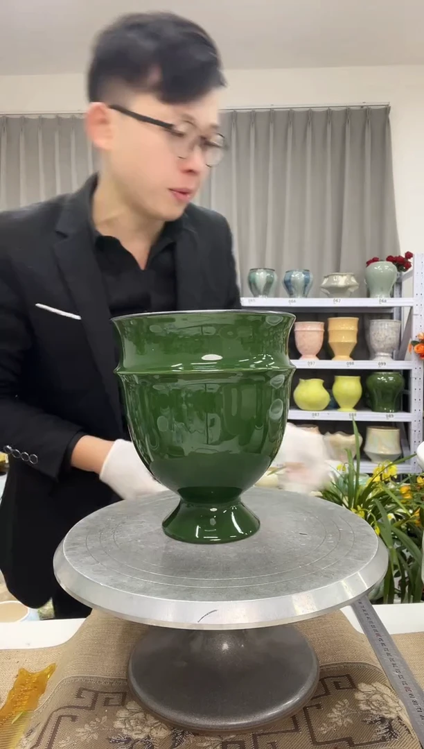 【1.4】花盆尺寸 高：20  口：15