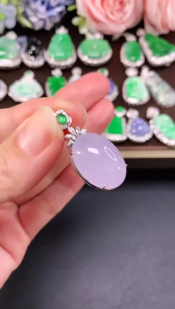 吊坠(不含链)18K金镶嵌翡翠66|