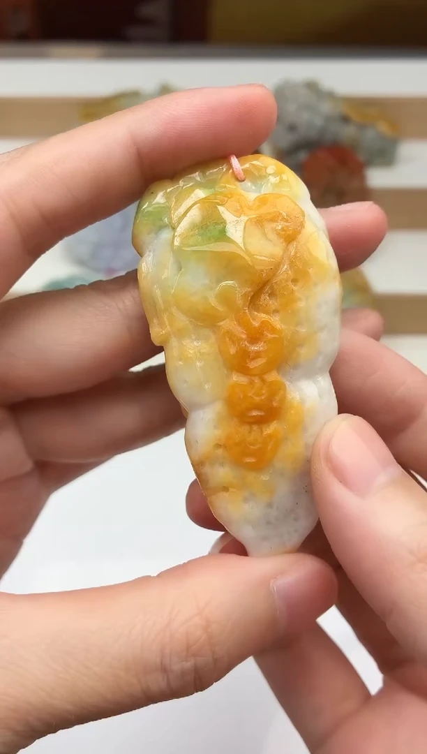 颈饰未镶嵌翡翠牌子