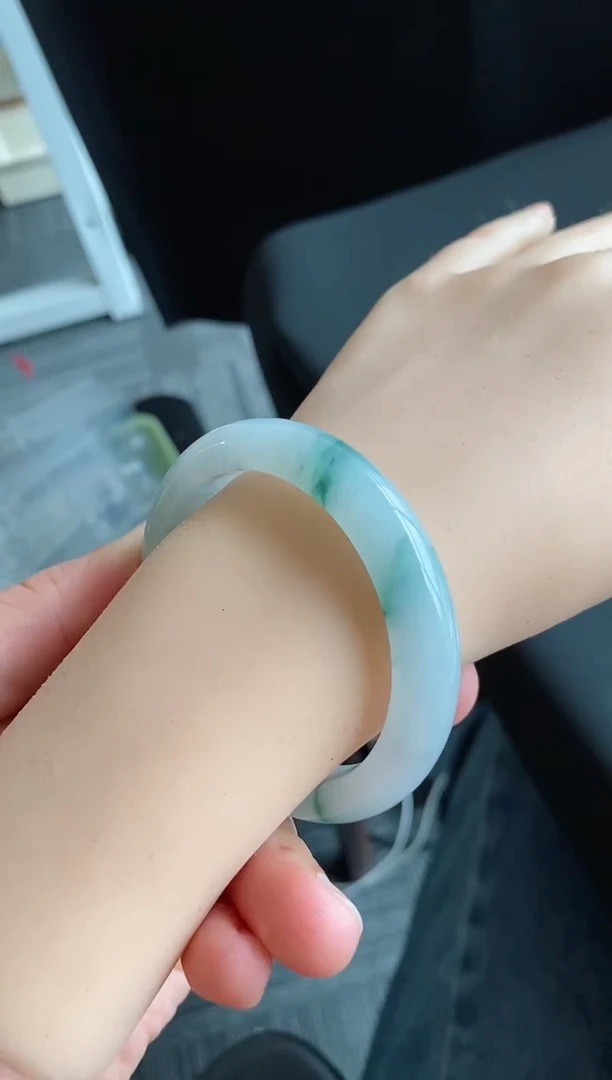 【闪购商品】翡翠手镯未镶嵌47号54.1*10.6*8.1正圈