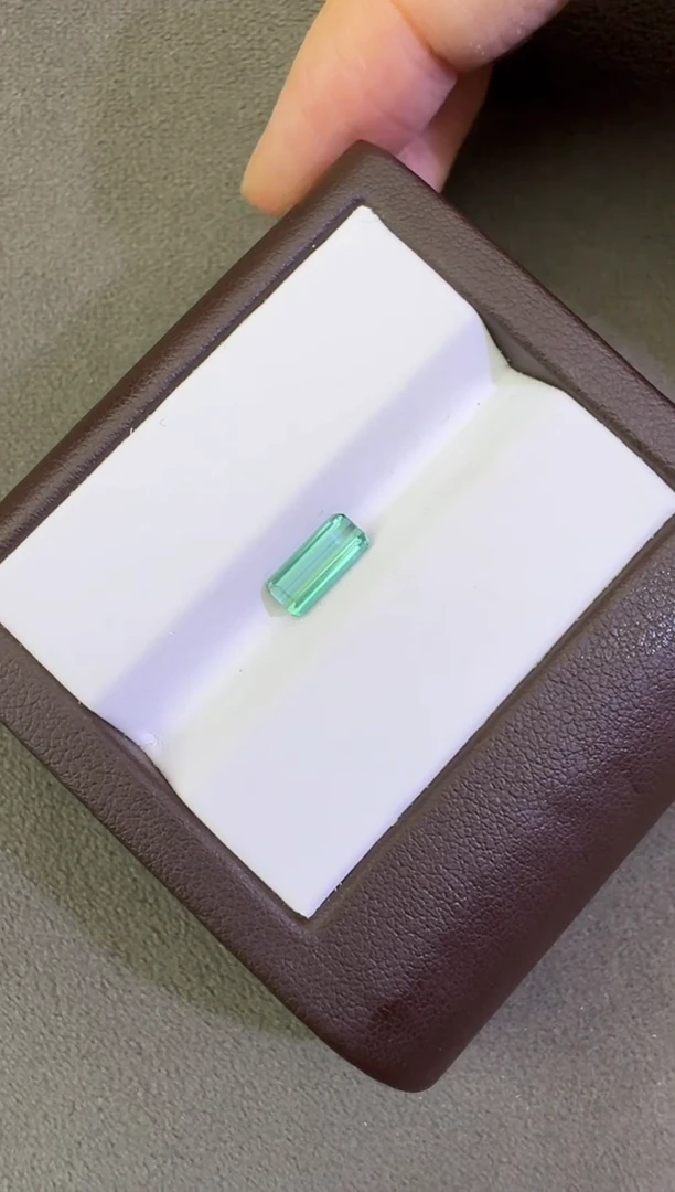 未镶嵌珠宝半成品碧玺0.95ct