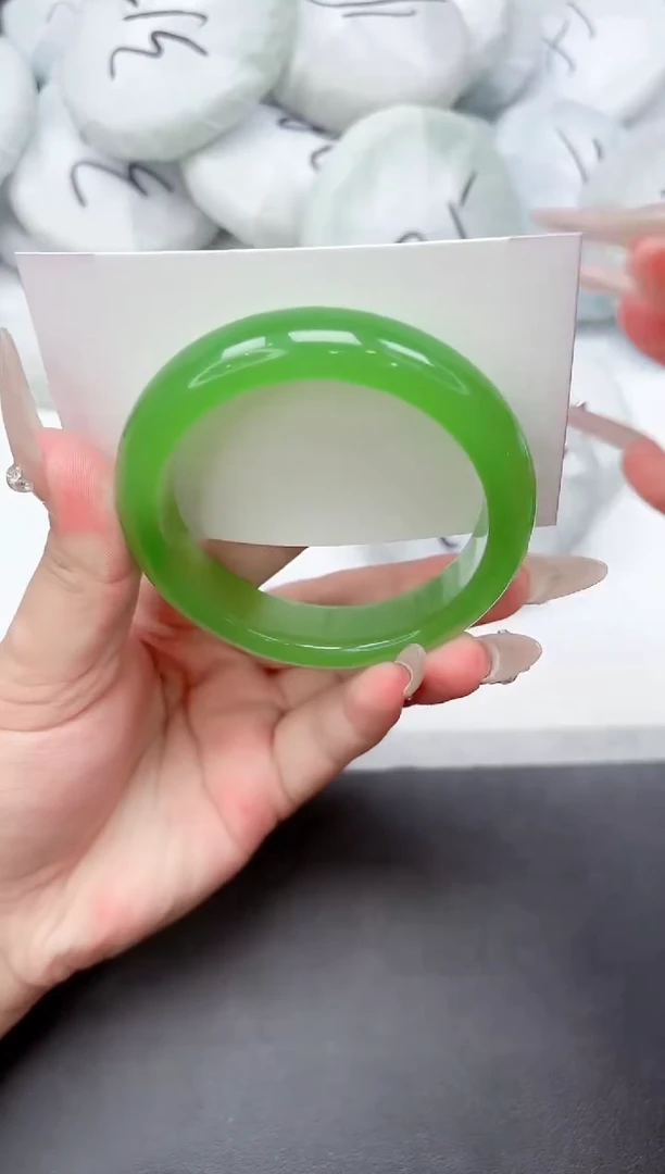 未镶嵌手镯石英质玉145-56