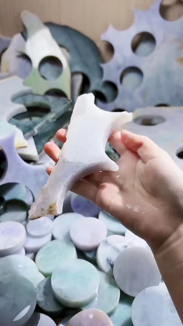 翡翠未镶嵌颈饰翡翠A货 温谭017