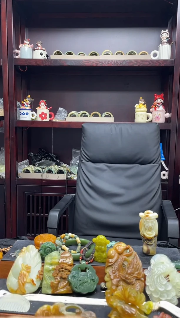 未镶嵌岫玉吊坠·