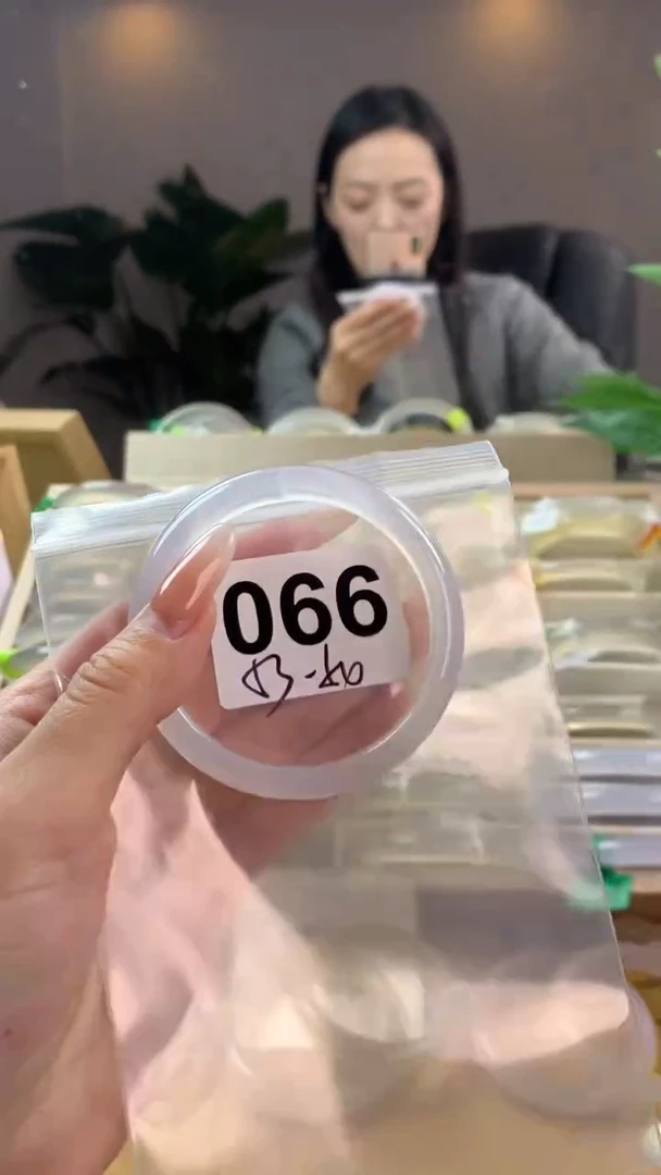 【闪购商品】玛瑙/玉髓手镯未镶嵌066