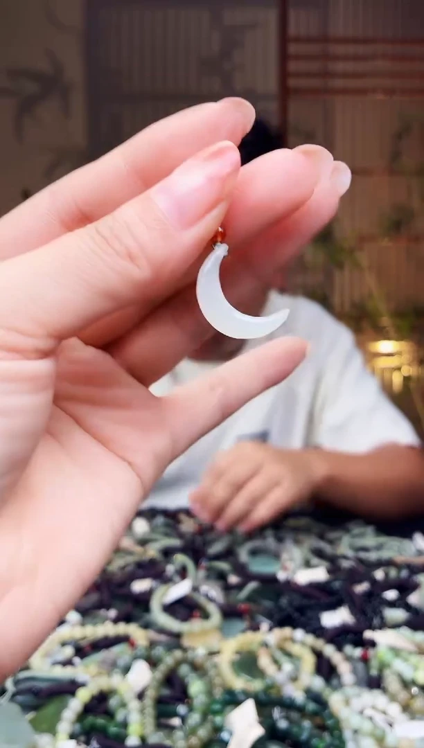 颈饰未镶嵌和田玉多样性发货，拍一发一