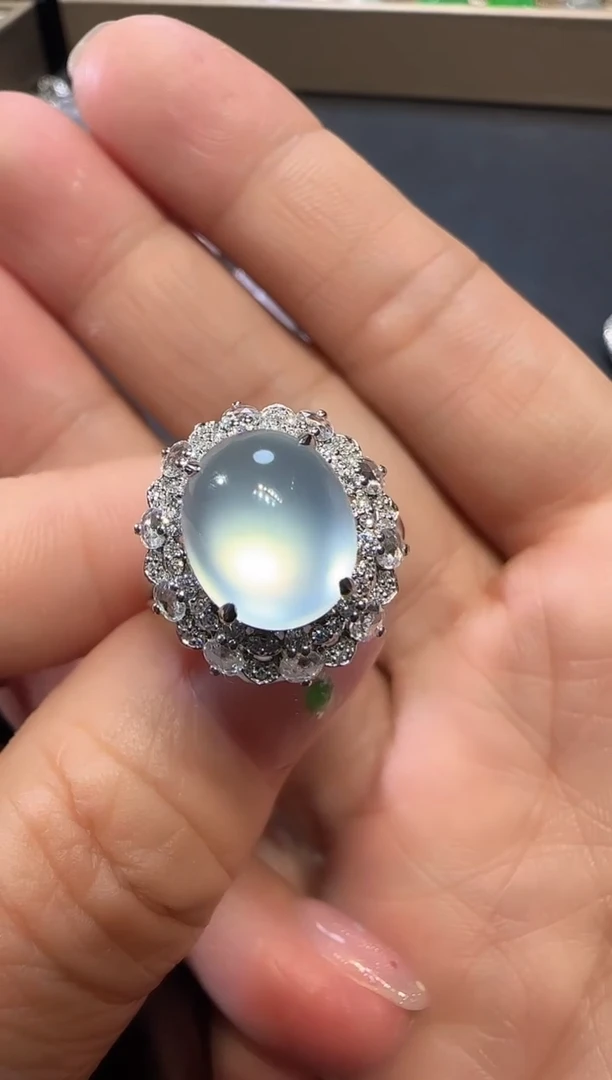 【闪购商品】翡翠戒指18K金镶嵌蛋面