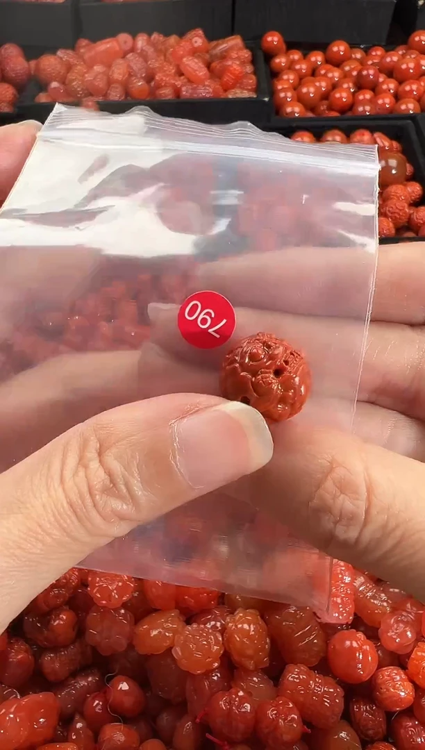 颈饰未镶嵌南红玛瑙1