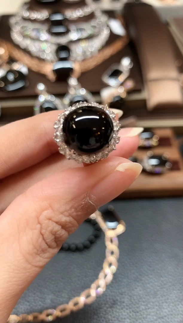 18K金镶嵌戒指翡翠z261不退换