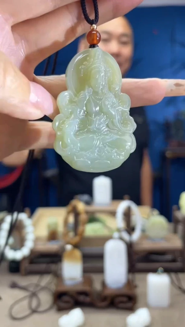和田玉未镶嵌颈饰1