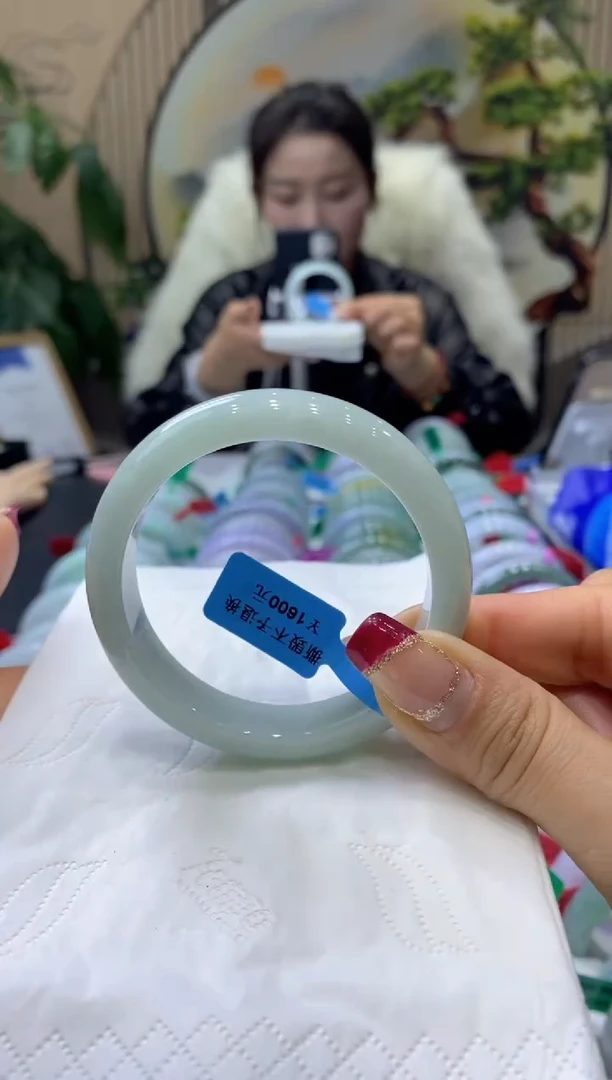 【闪购商品】翡翠手镯未镶嵌99913162