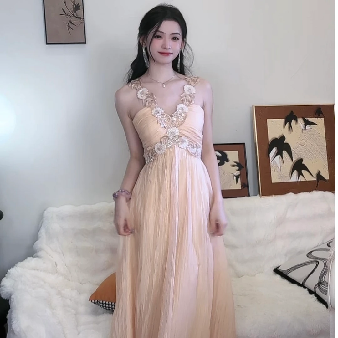 藏白【倾城】（不可机洗）新中式千金V领吊带褶皱大摆裙-SXRSX404901