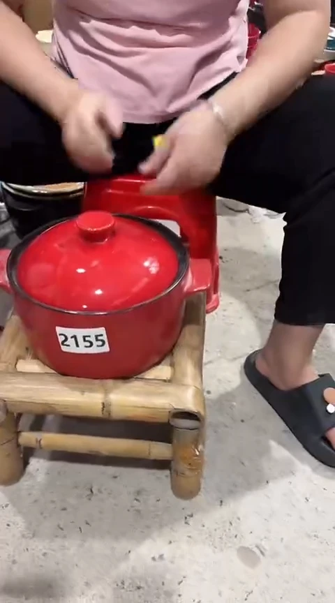2155瑕疵红色带盖
