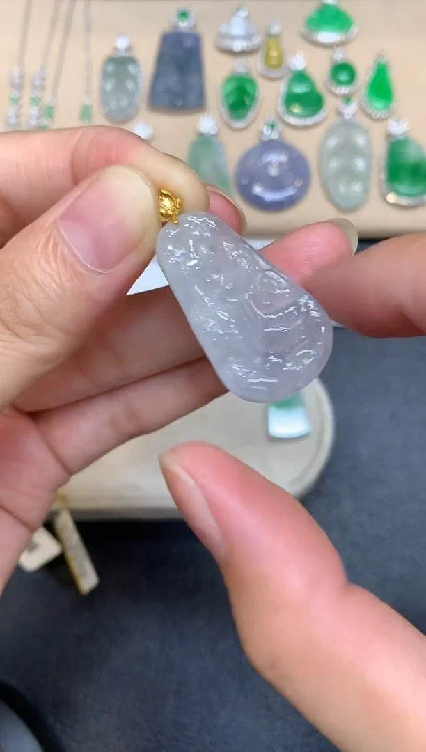 颈饰18K金镶嵌翡翠观音【无服务费