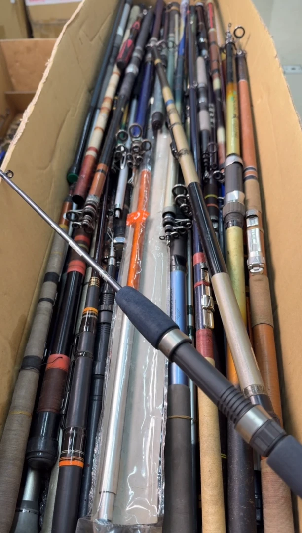 爱*** 孤品微瑕， 以直播间为准  加 10元发顺丰