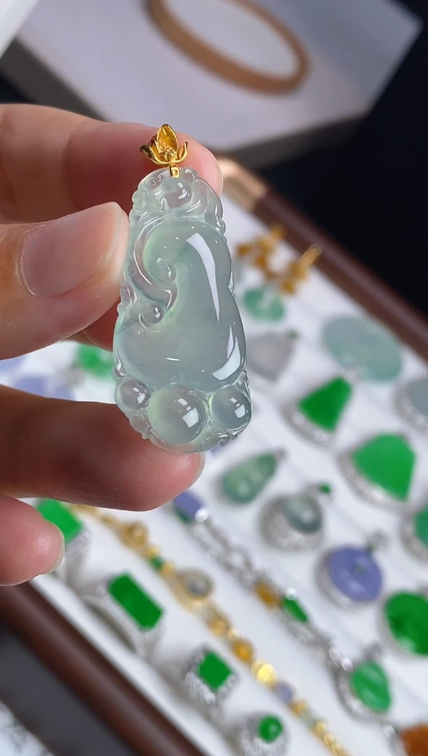 翡翠未镶嵌吊坠(不含链)1