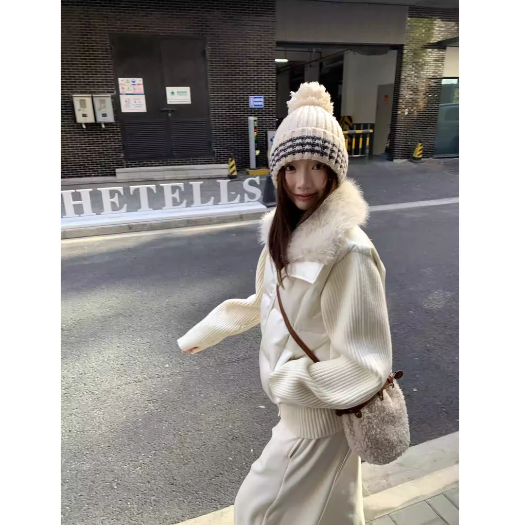 90白鸭绒 韩系时髦显瘦醋酸毛领拼接针织羽绒服外套25952