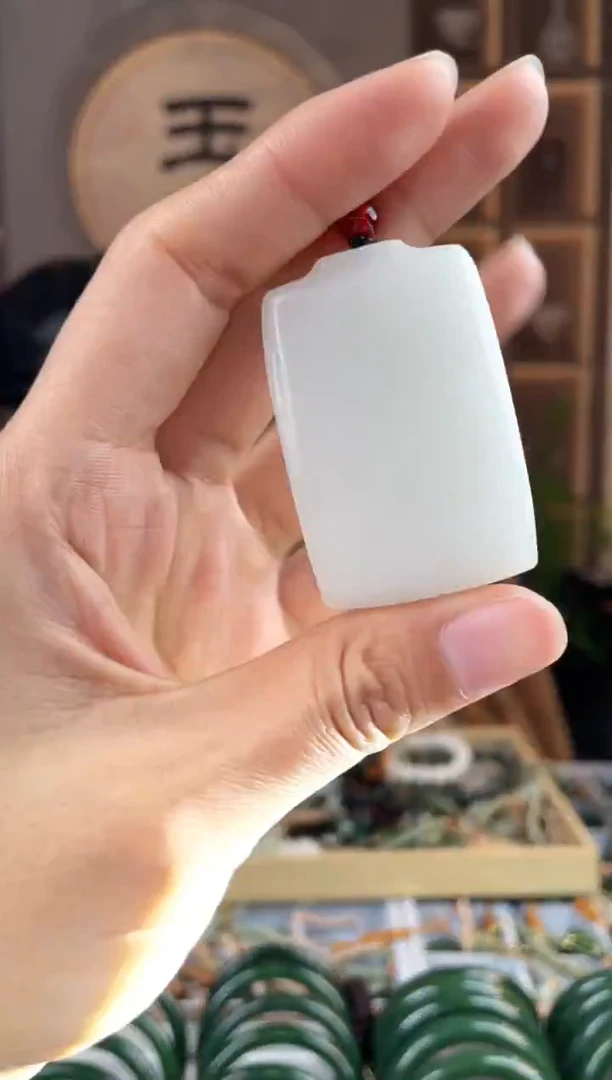 颈饰未镶嵌和田玉拍一发一，拍一发一