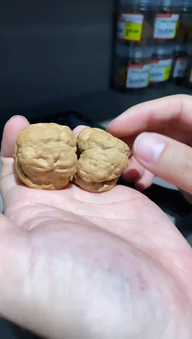 桃核把件微修打底蛤蟆头38