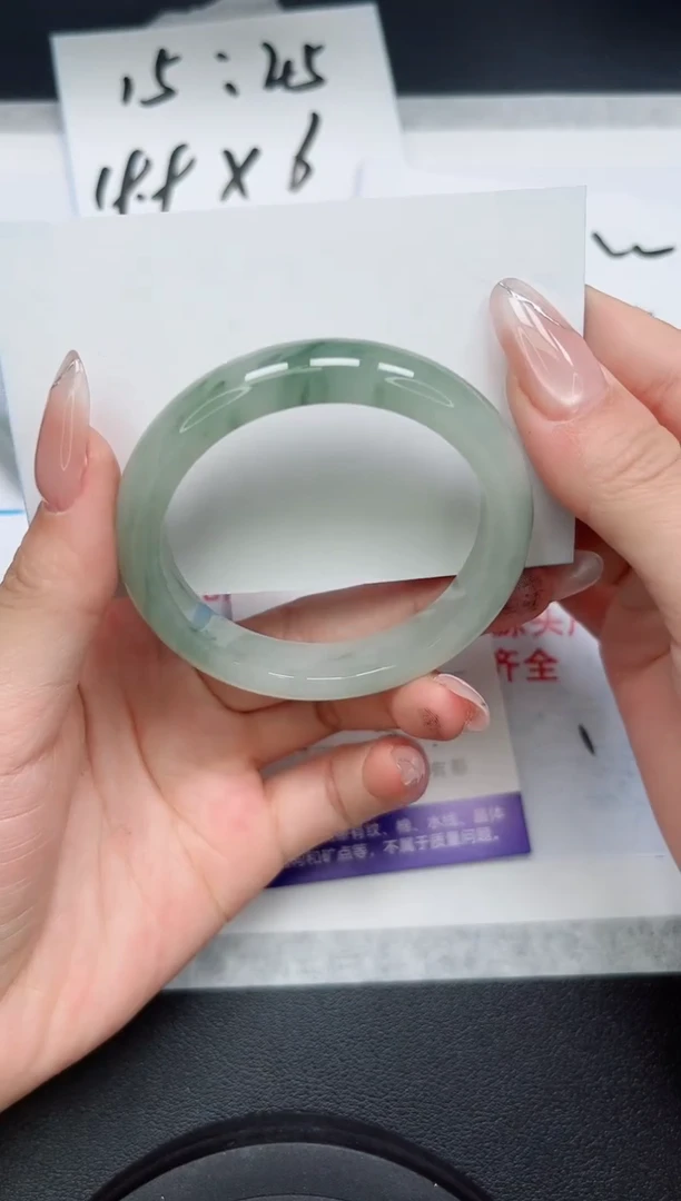 【闪购商品】石英质玉手镯未镶嵌128