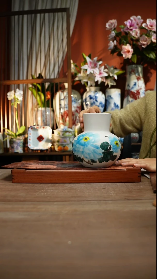 当代景德镇设计师釉下手绘陶瓷花瓶