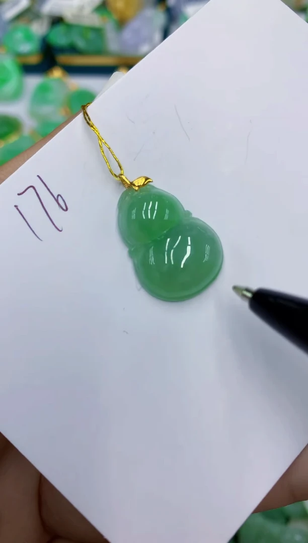 翡翠18K金镶嵌颈饰11111111111