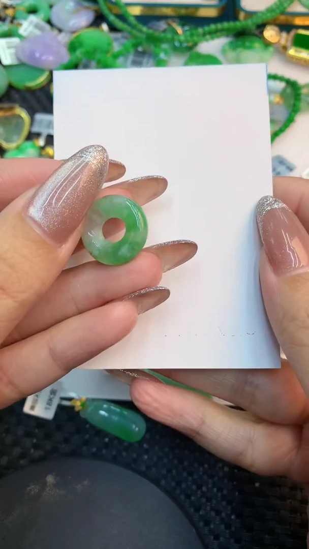 颈饰未镶嵌翡翠1