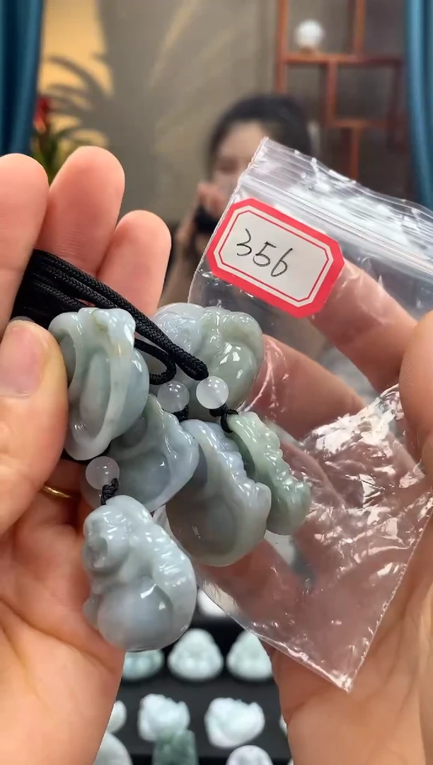 翡翠未镶嵌颈饰佛公 356多样性发一件