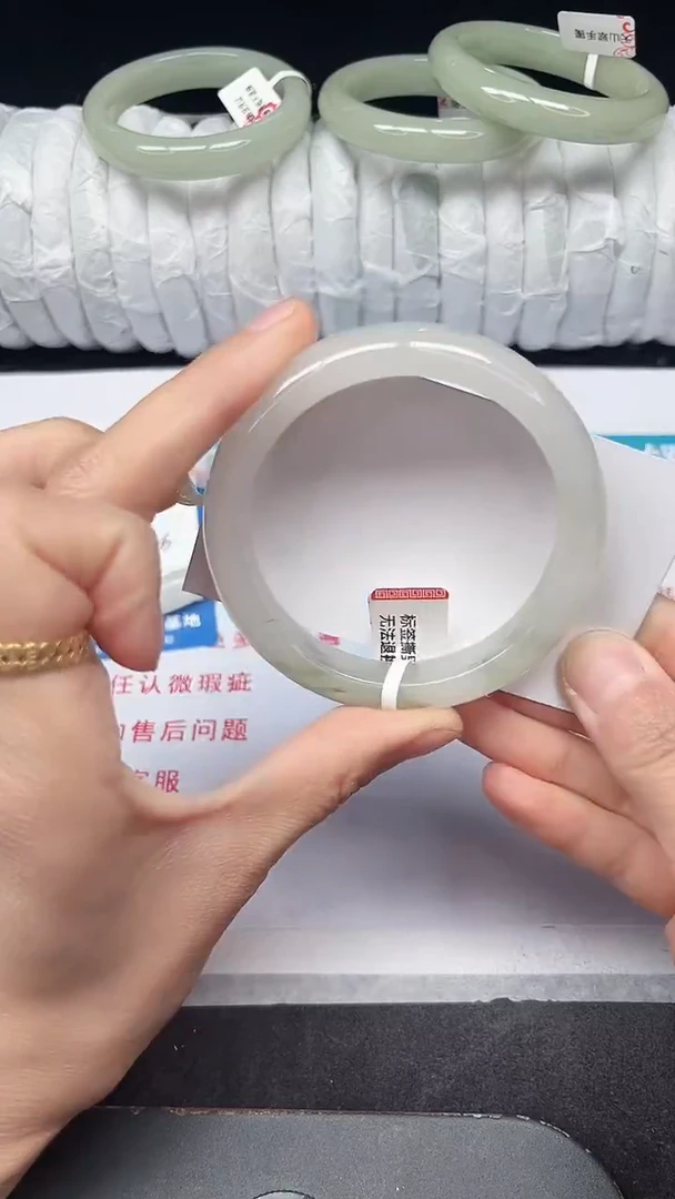 未镶嵌手镯石英质玉165-57/58