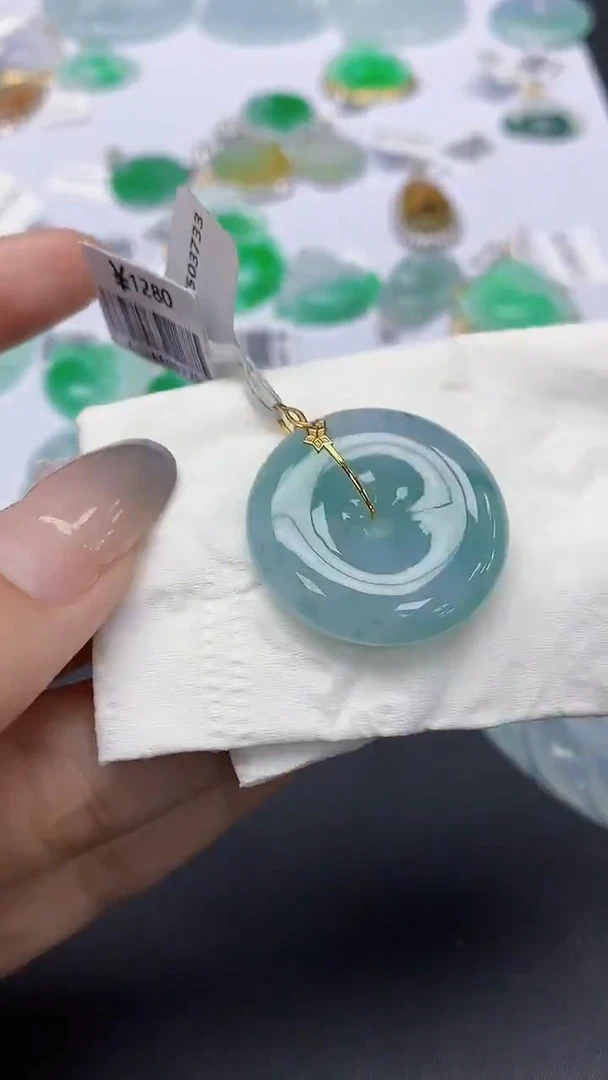 翡翠18K金镶嵌颈饰天然缅甸a货翡翠