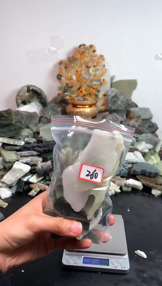 未镶嵌和田玉摆件260