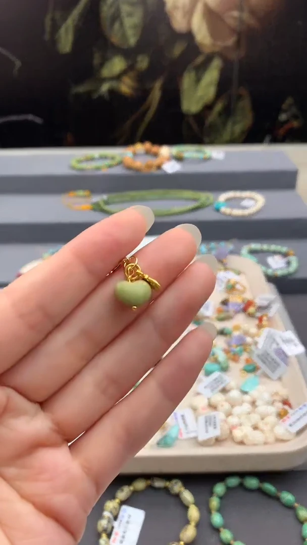 未镶嵌挂件南红玛瑙Q171