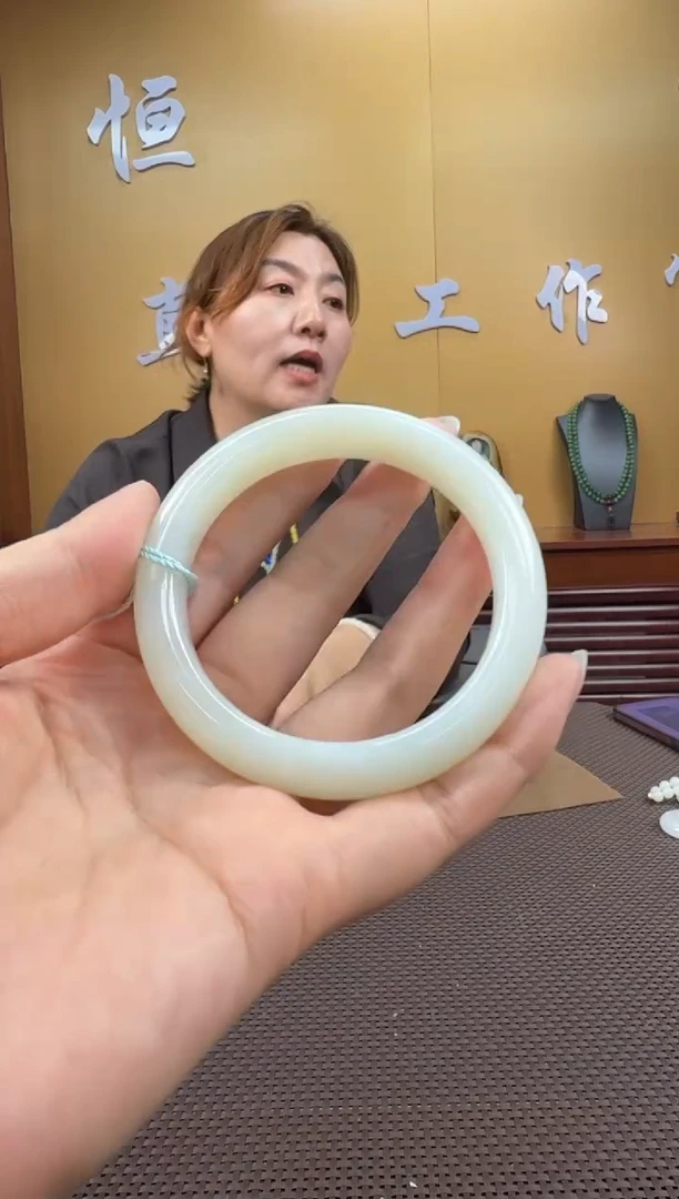 颈饰未镶嵌和田玉手镯58